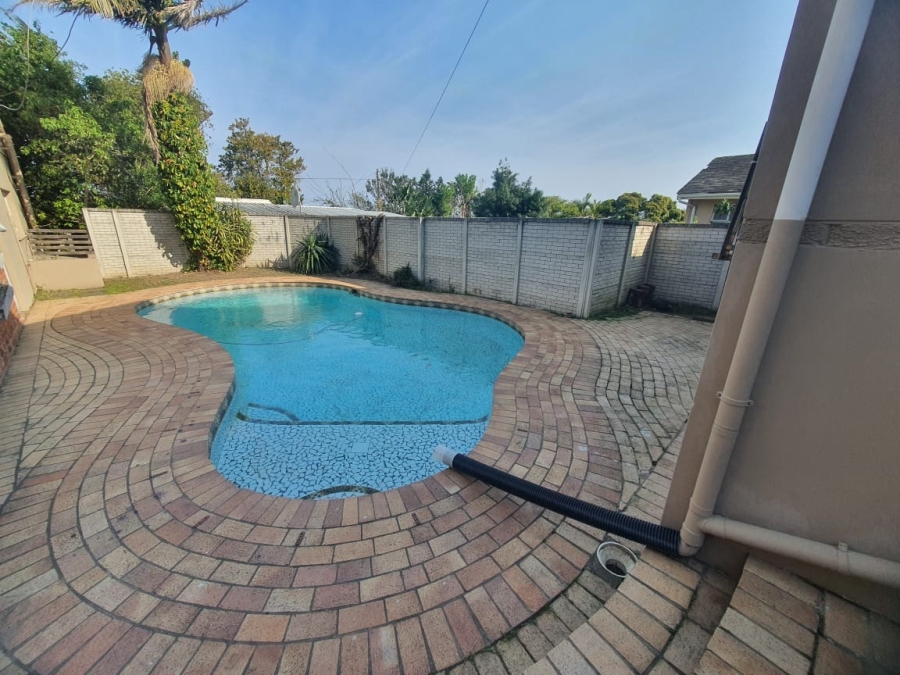 3 Bedroom Property for Sale in Sunnyridge Eastern Cape